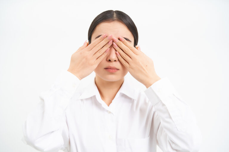 ឈឺភ្នែកឬអាលែកហ្ស៊ី